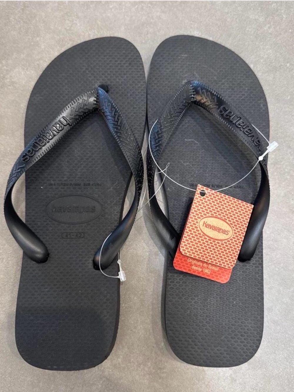 Havaianas Men's Flip Flops in Black